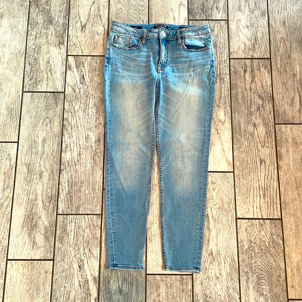 VIGOSS Light Wash Distressed Midrise Cropped Skinny Jeans